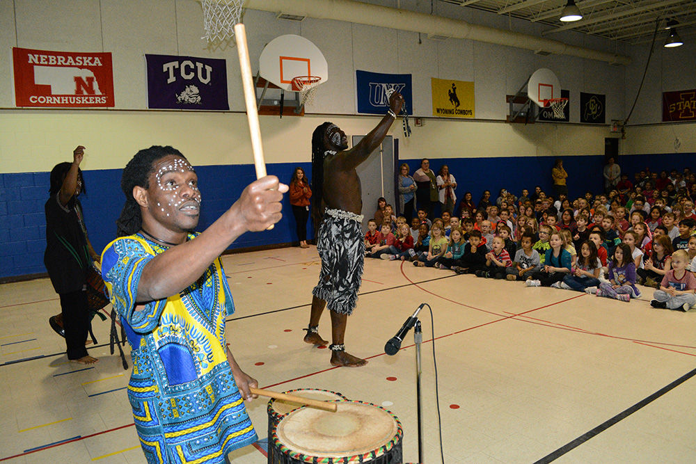 Senegal drum and dance troupe (2).JPG